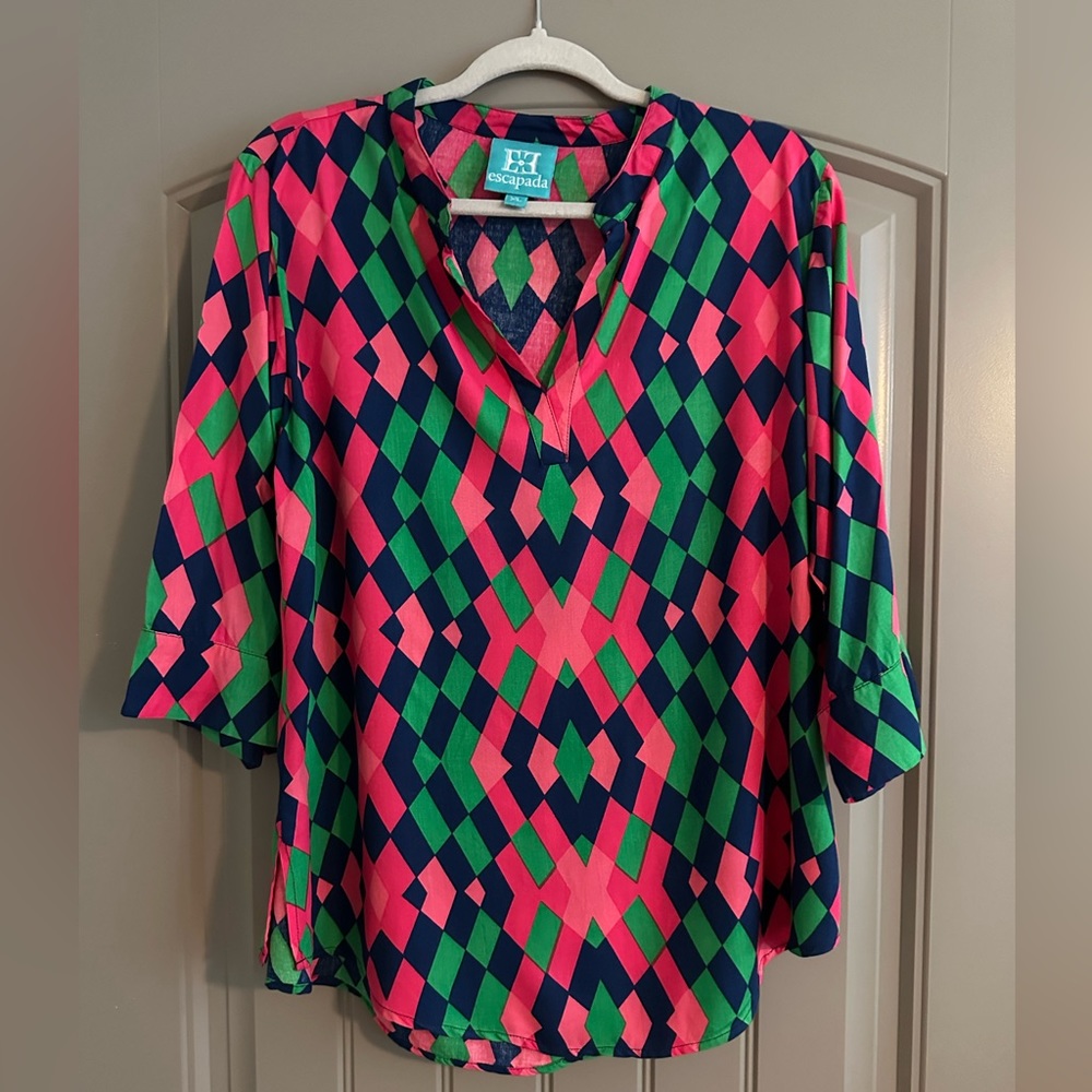Escapade XL blouse. 100% rayon.